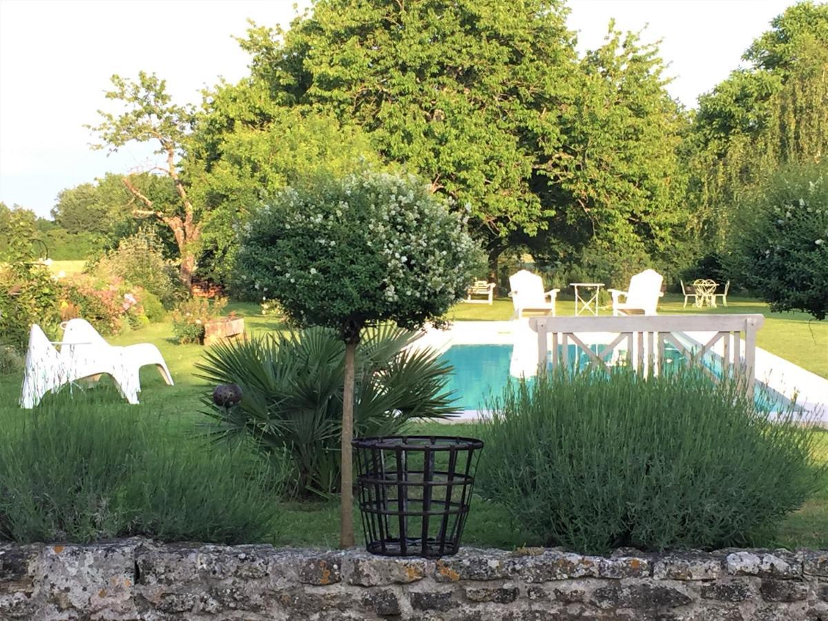 Bed and Breakfast Du Cote De L'Ombriere Geay  Zewnętrze zdjęcie