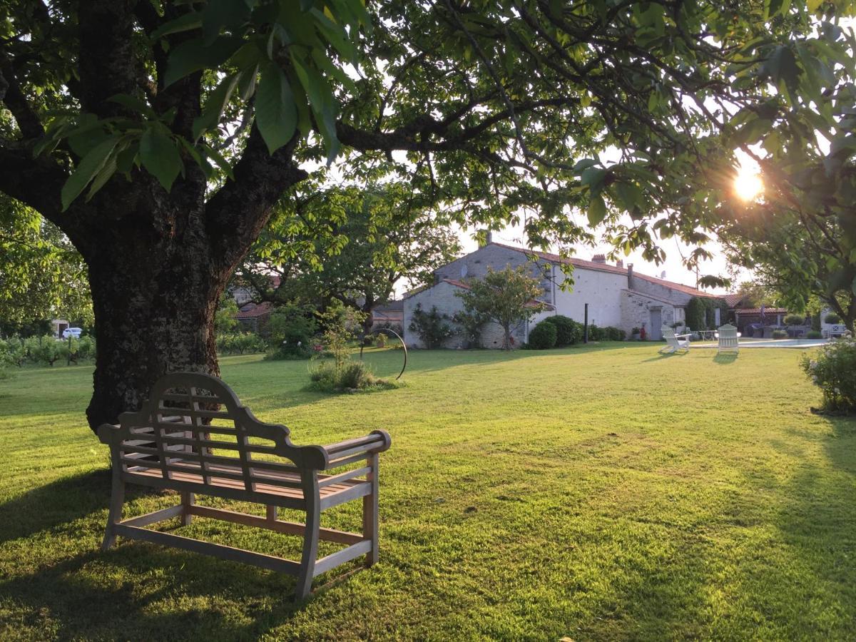 Bed and Breakfast Du Cote De L'Ombriere Geay  Zewnętrze zdjęcie